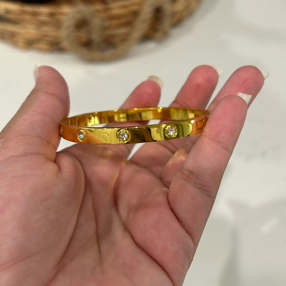 Stainless steel gold bracelet